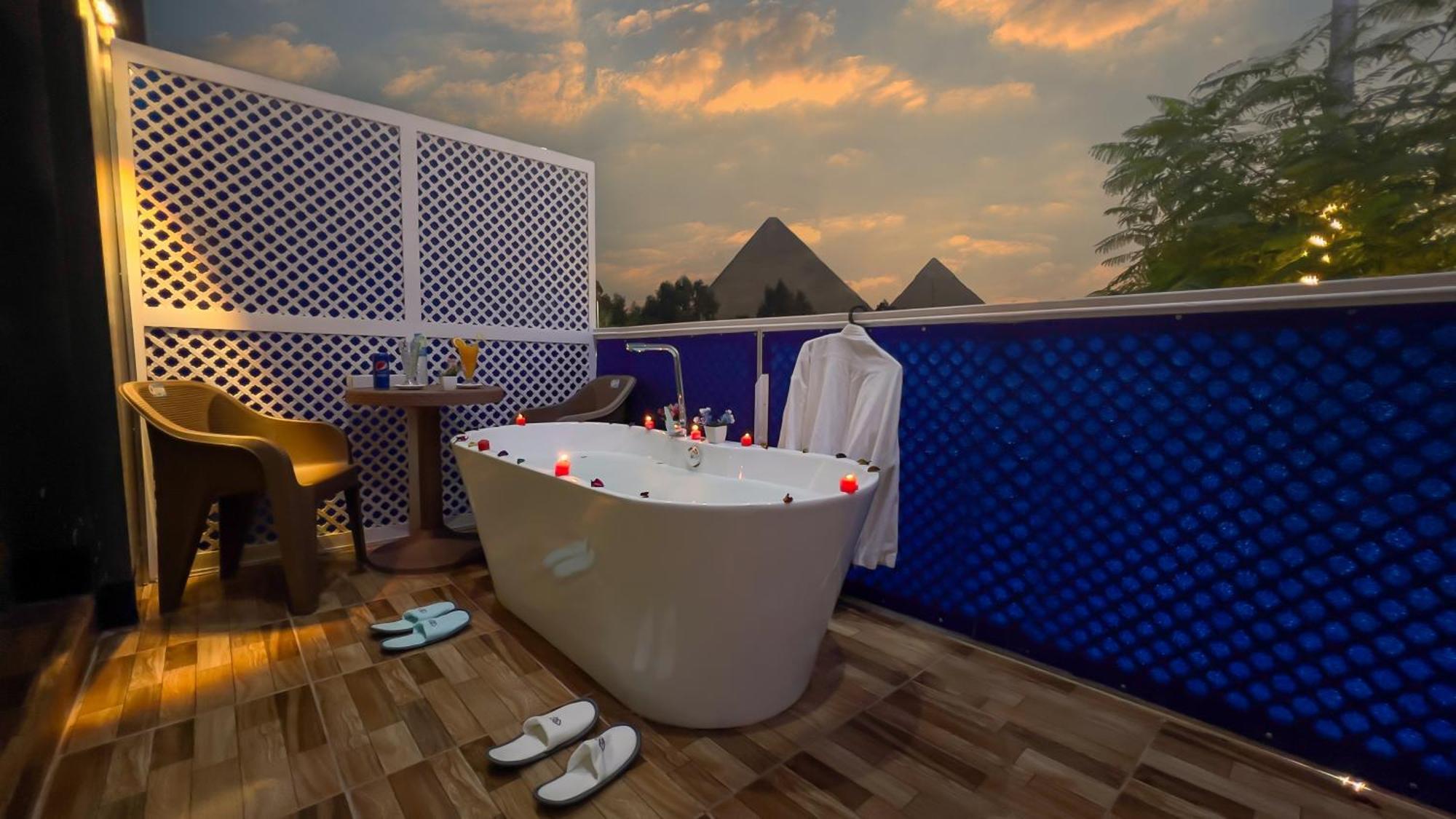 Turquoise Pyramids & Grand Egyptian Museum View Hotel Kafrat al Jabal