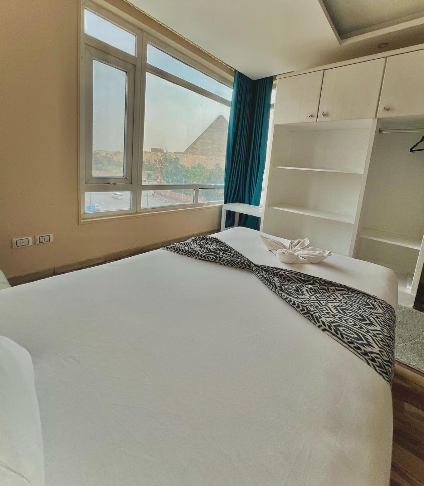 Turquoise Pyramids & Grand Egyptian Museum View Hotel Kafrat al Jabal