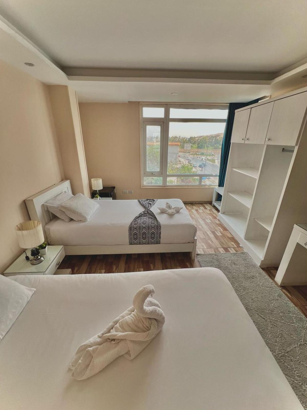 Hotel Turquoise Pyramids & Grand Egyptian Museum View Kafrat al Jabal