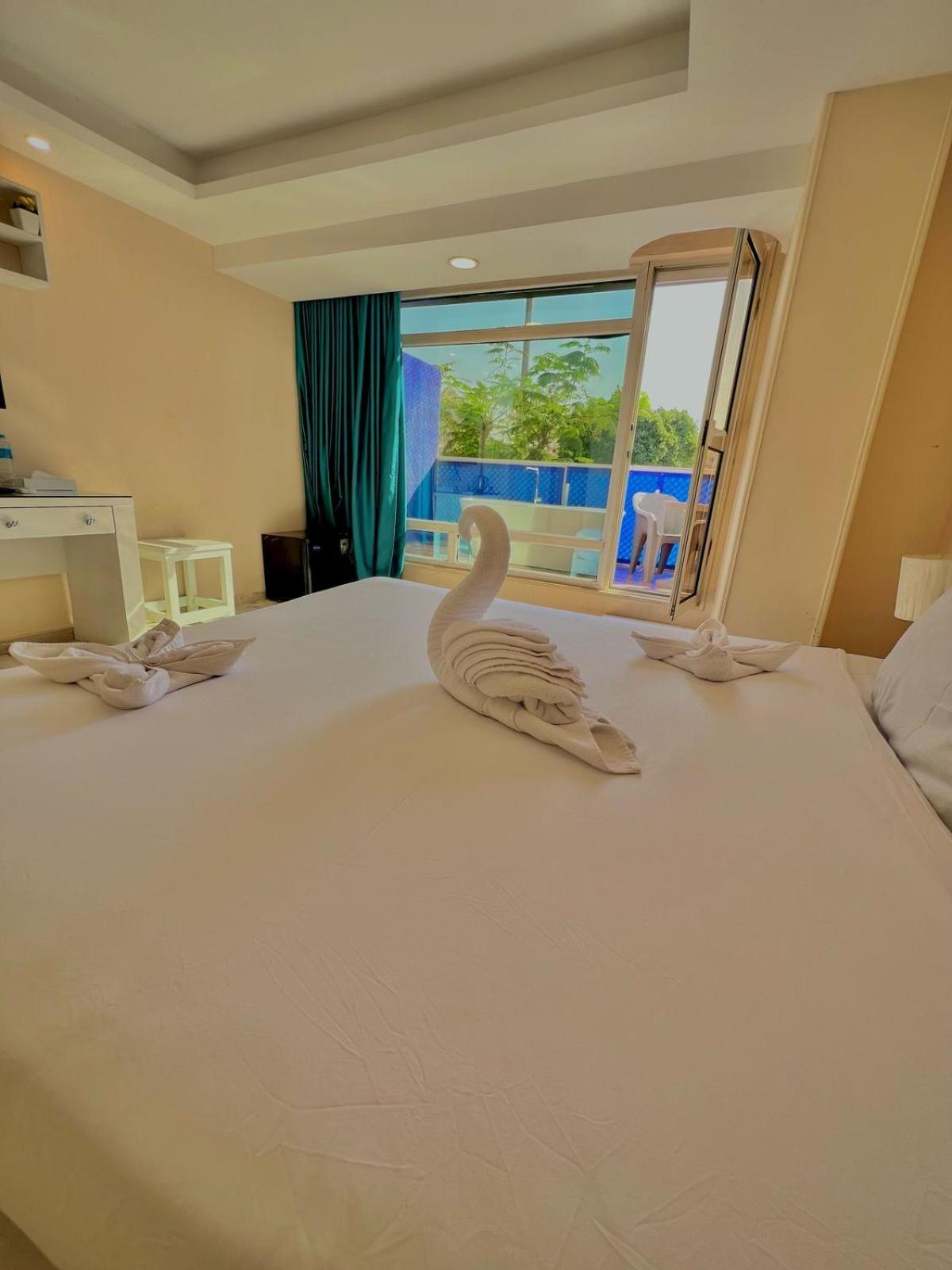Hotel Turquoise Pyramids & Grand Egyptian Museum View 4*