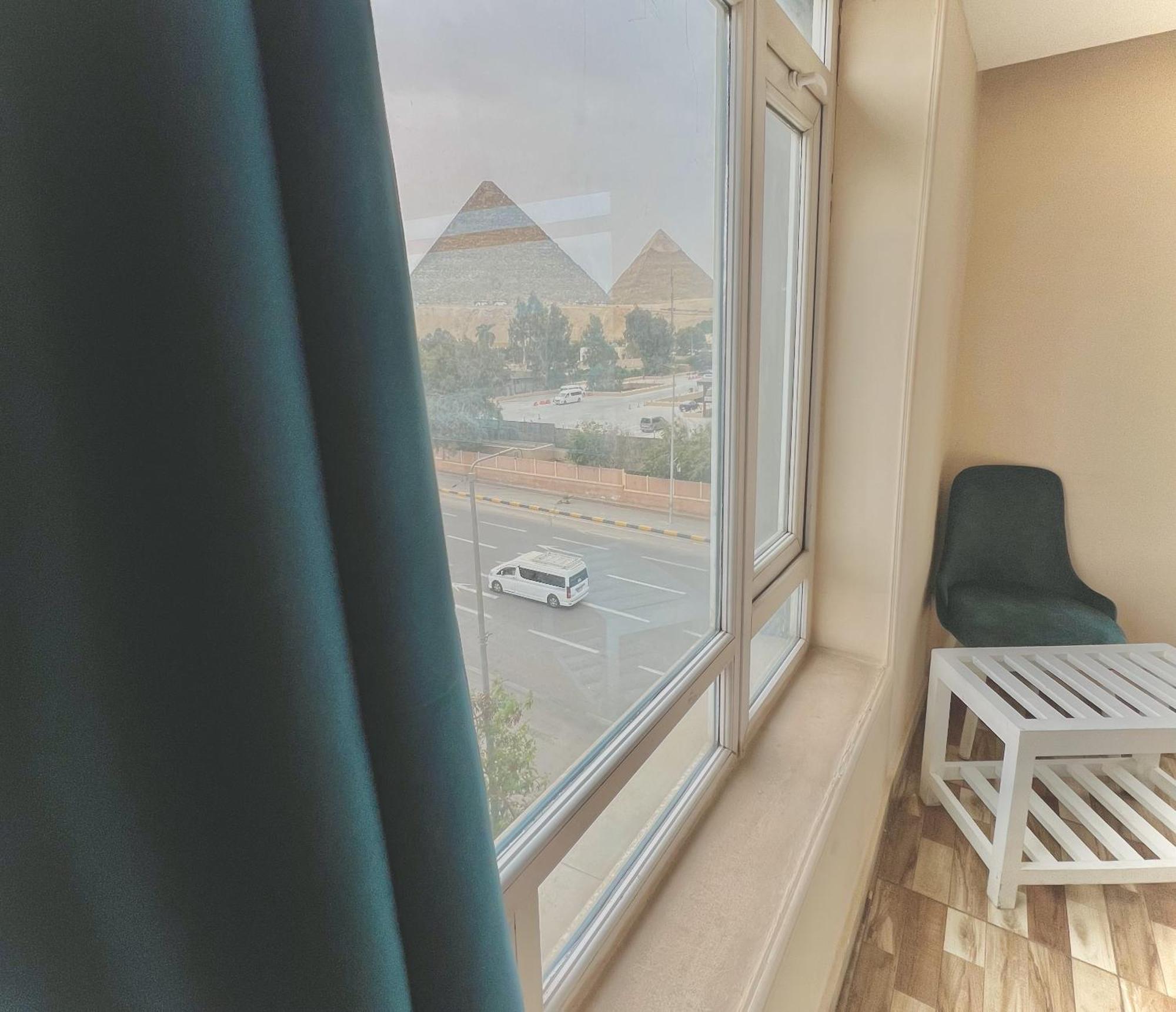 Hotel Turquoise Pyramids & Grand Egyptian Museum View